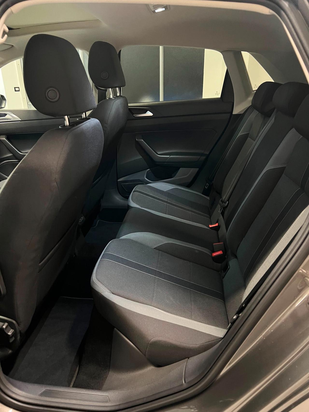 Volkswagen Polo 1.0 TSI DSG R-line -Tetto apribile