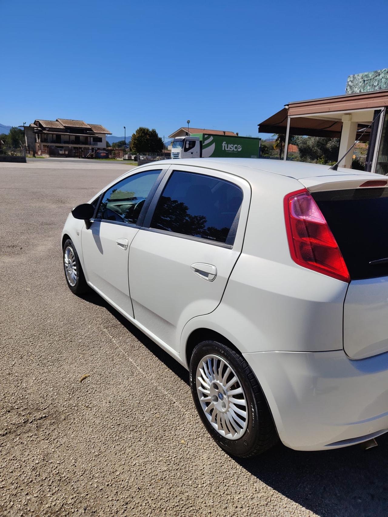 Fiat Grande Punto 1.3 MJT 75 CV 5 porte Dynamic perfetta