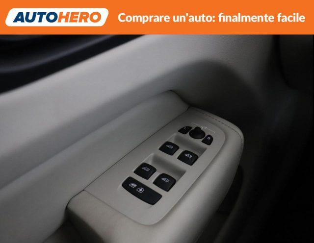 VOLVO XC60 B4 (d) AWD automatico Plus Dark