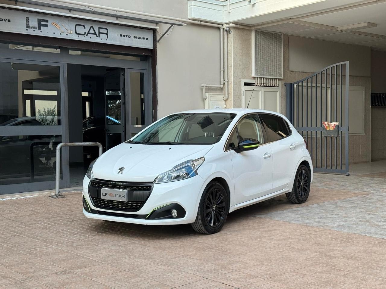 Peugeot 208 PureTech 82 cv 5 porte Allure