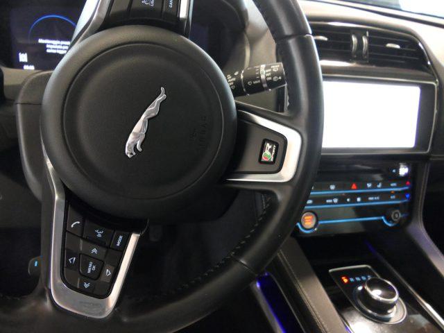 JAGUAR F-Pace 3.0 D V6 300 CV AWD aut. R-Sport