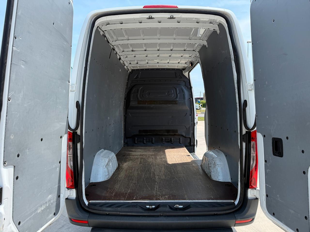Mercedes-benz Sprinter F37/35 316 CDI RWD L2H2
