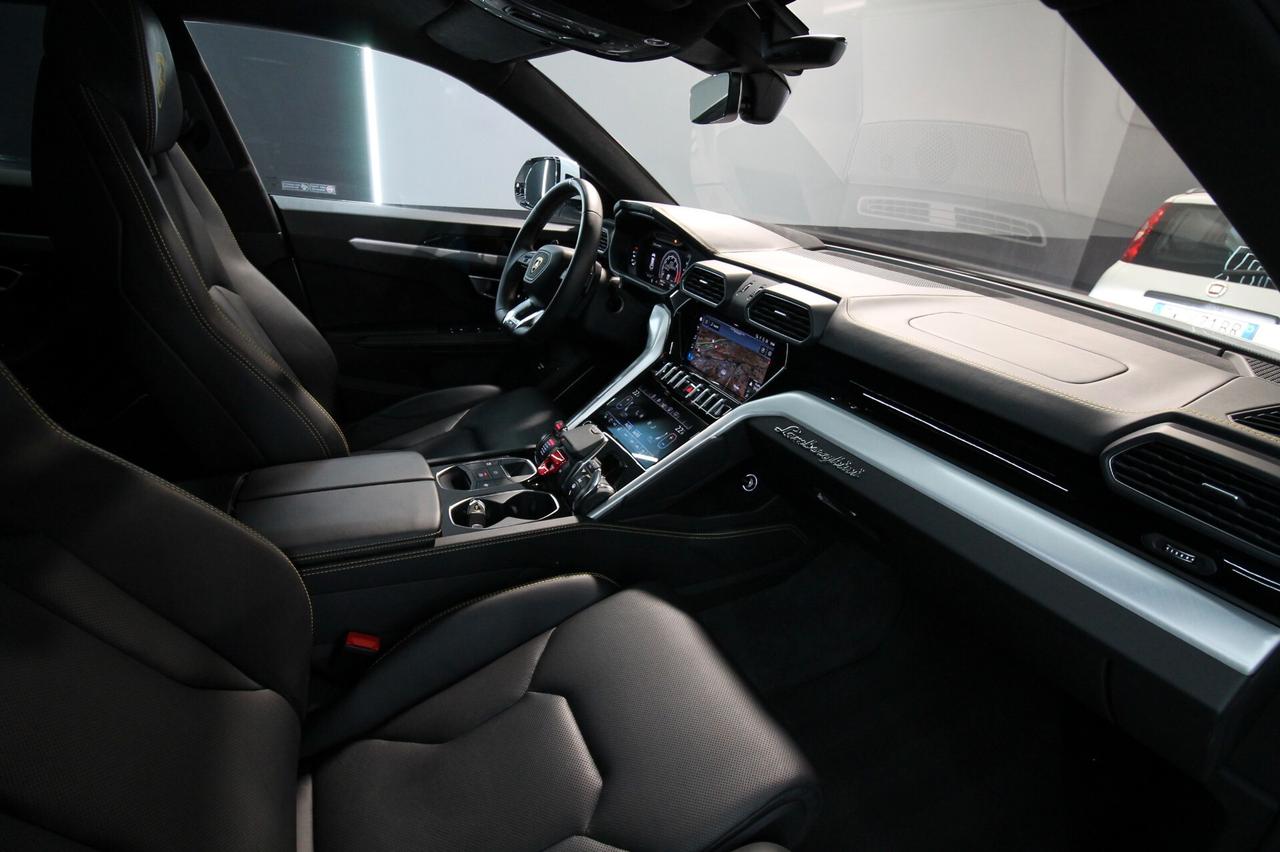 LAMBORGHINI URUS 4.0 650 CV