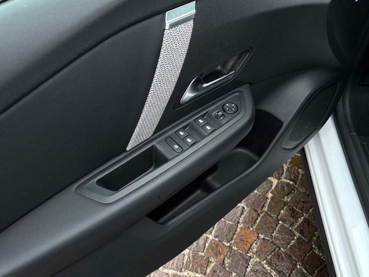 Citroen C4 BlueHDi 130 S&S EAT8 Feel Pack