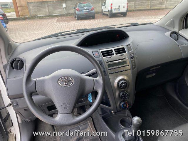 TOYOTA Yaris 1.0 5 porte