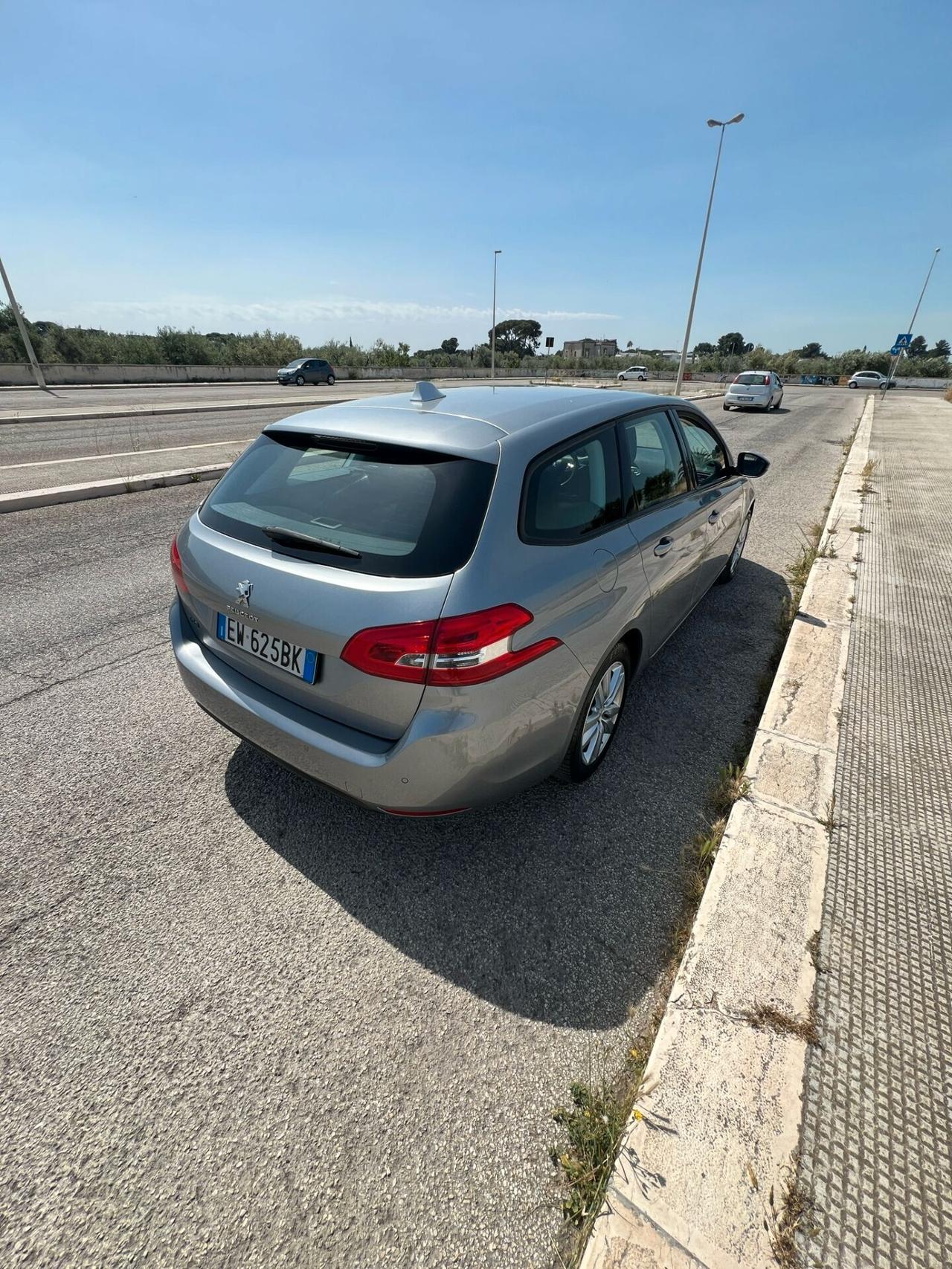 Peugeot 308 1.6 e-HDi 115CV SW Active 2014