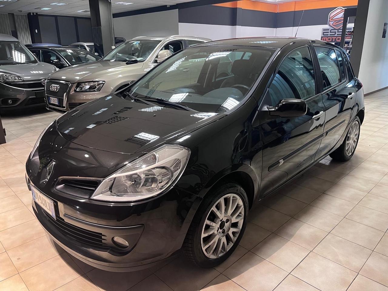 Renault Clio - 2009 1.2 16V 75cv