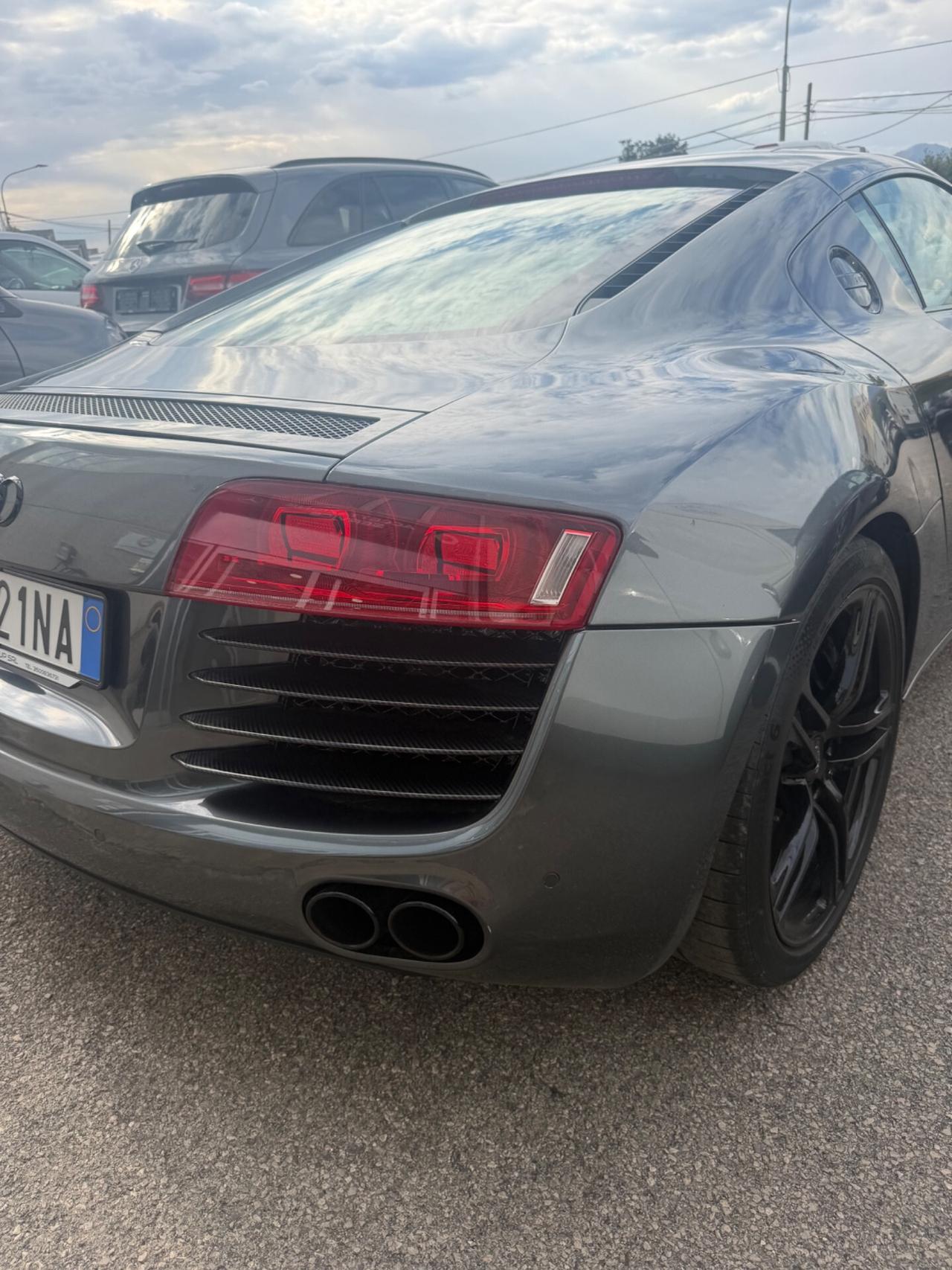 Audi R8 4.2 V8 FSI quattro R tronic