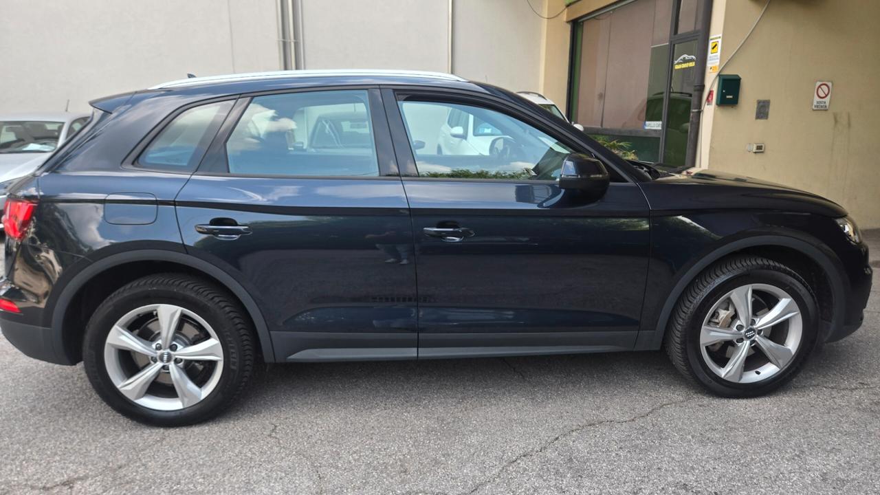 Audi Q5 35 TDI quattro S tronic Business
