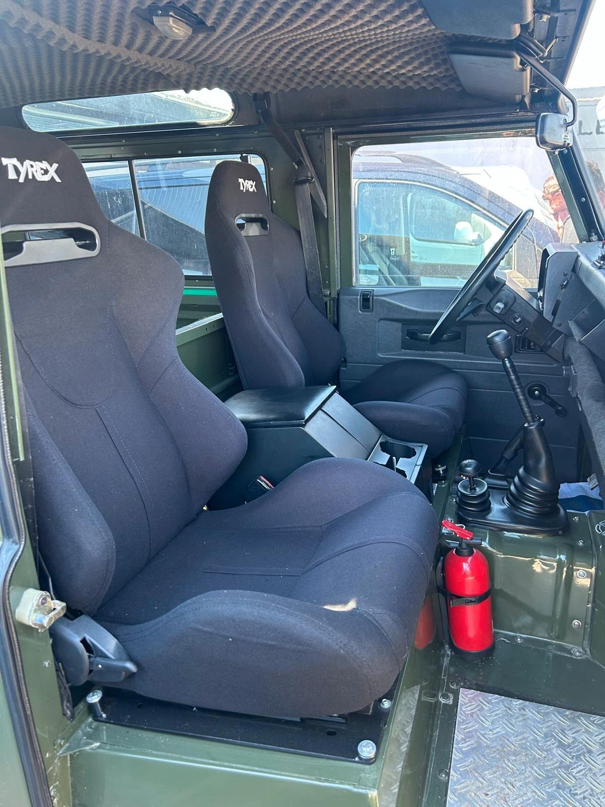 Land Rover Defender 90 turbodiesel Hard-top