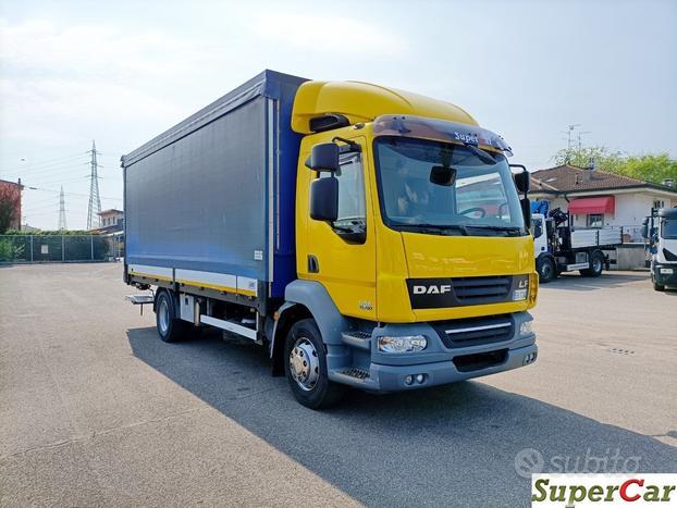 DAF LF 55 280 centina e sponda caricatrice