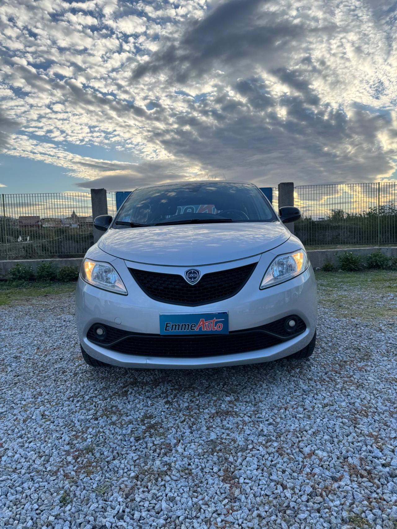 Lancia Ypsilon 1.0 FireFly 5 porte S&S Hybrid Ecochic Gold