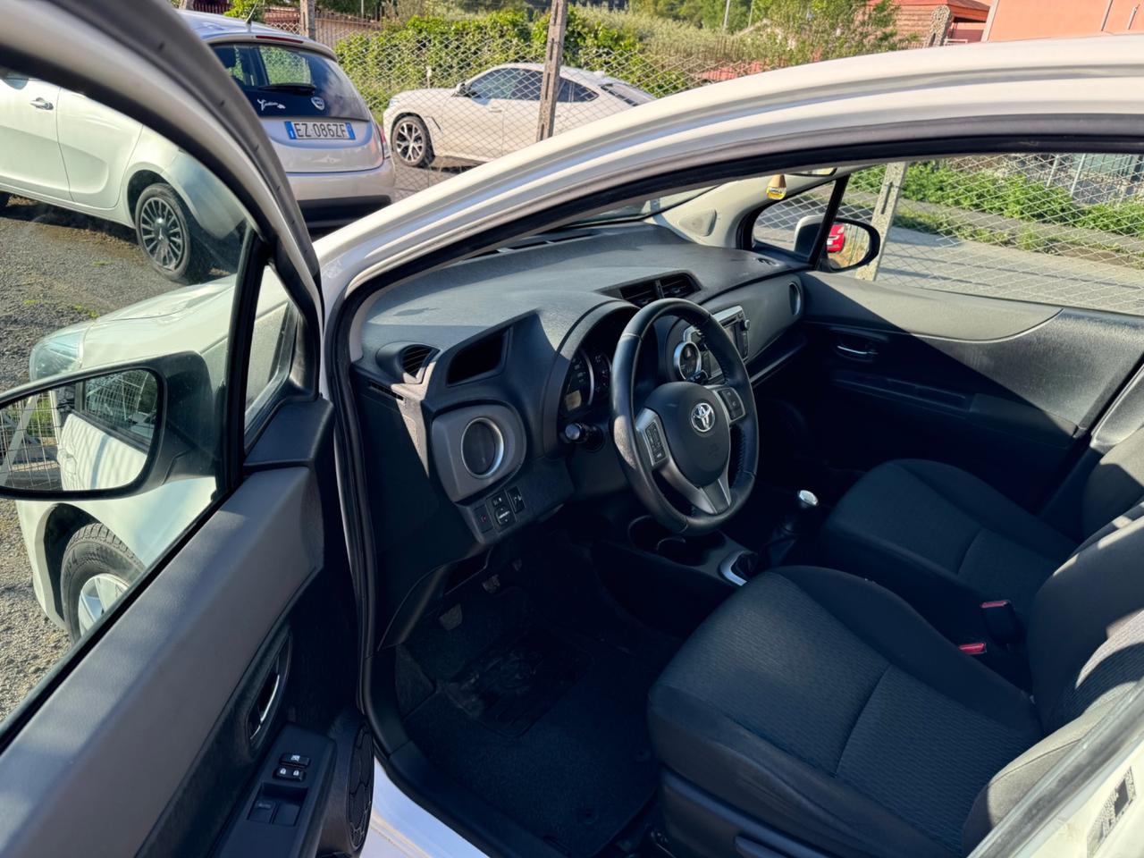 Toyota Yaris 1.0 5 porte Lounge NEOPATENTATI