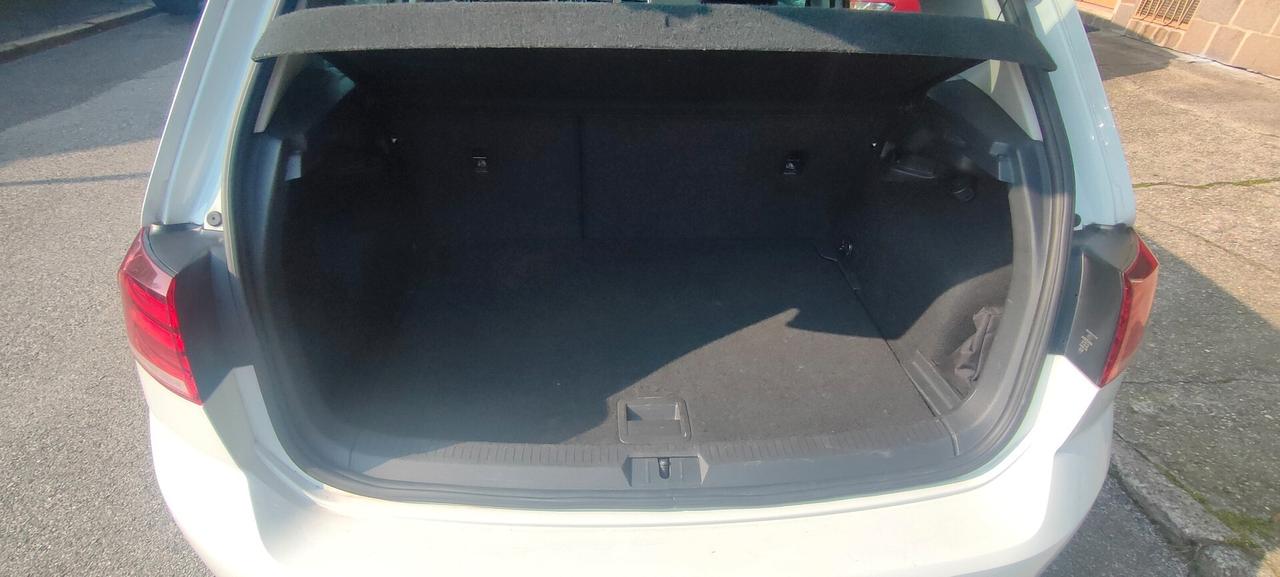 Volkswagen Golf 1.5 TGI DSG 5p. Trendline BlueMotion Technology