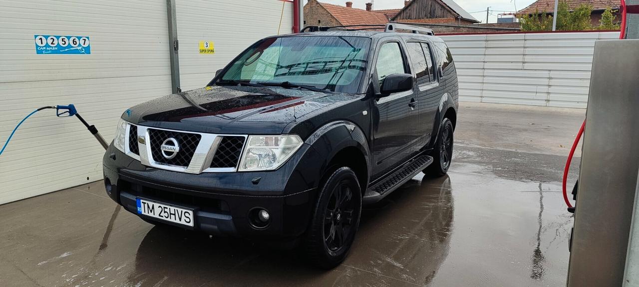 Nissan Pathfinder 2.5 dCi XE Plus. 7 POSTI