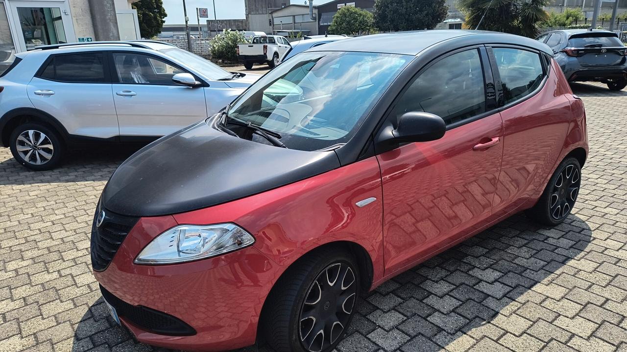 Lancia Ypsilon 1.3 MJT 16V 95 CV 5 porte S&S S Momodesign