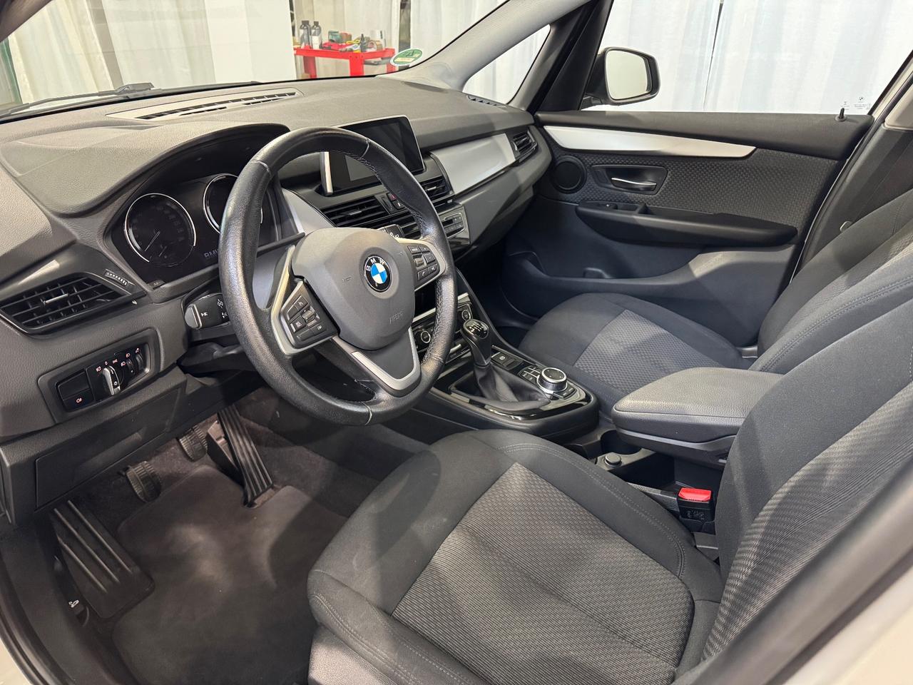 Bmw 2er Active Tourer 216d Advantage