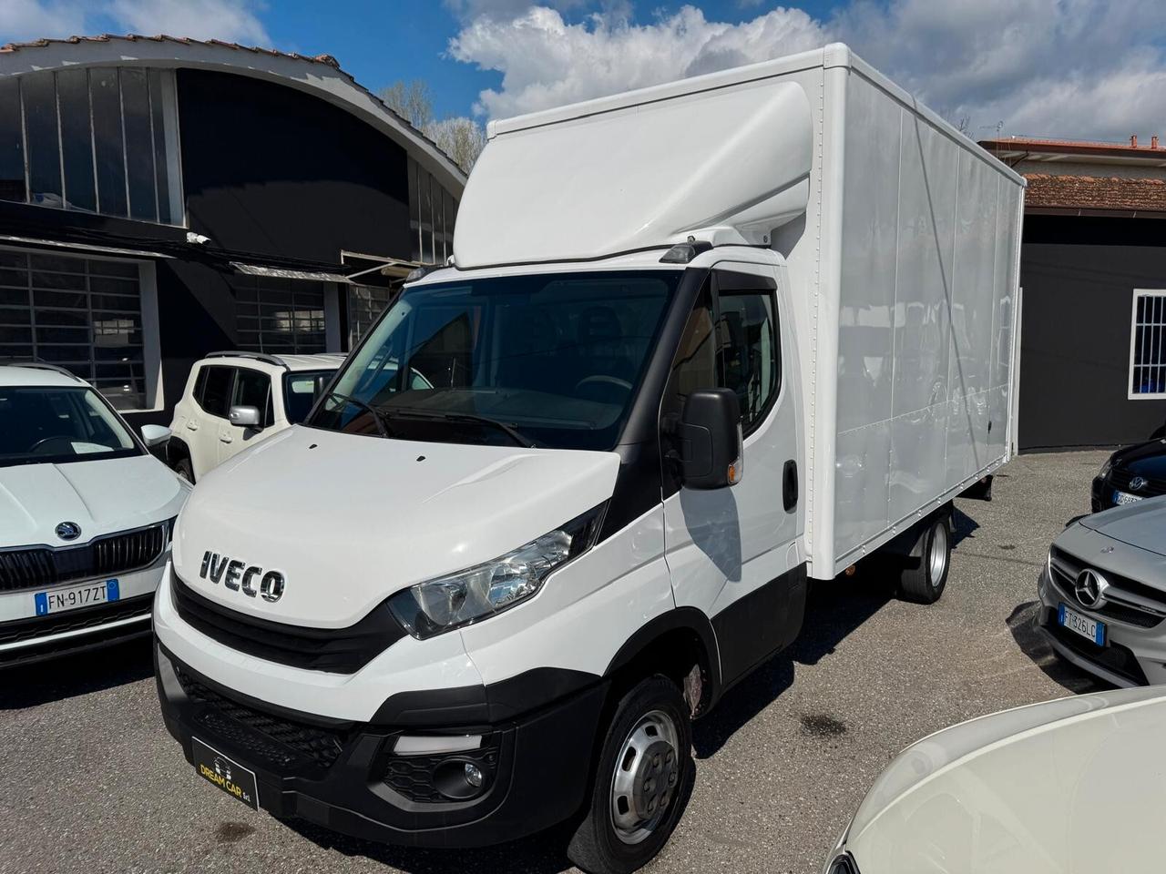 Iveco Daily 2.3 116CV Diesel - 3 POSTI