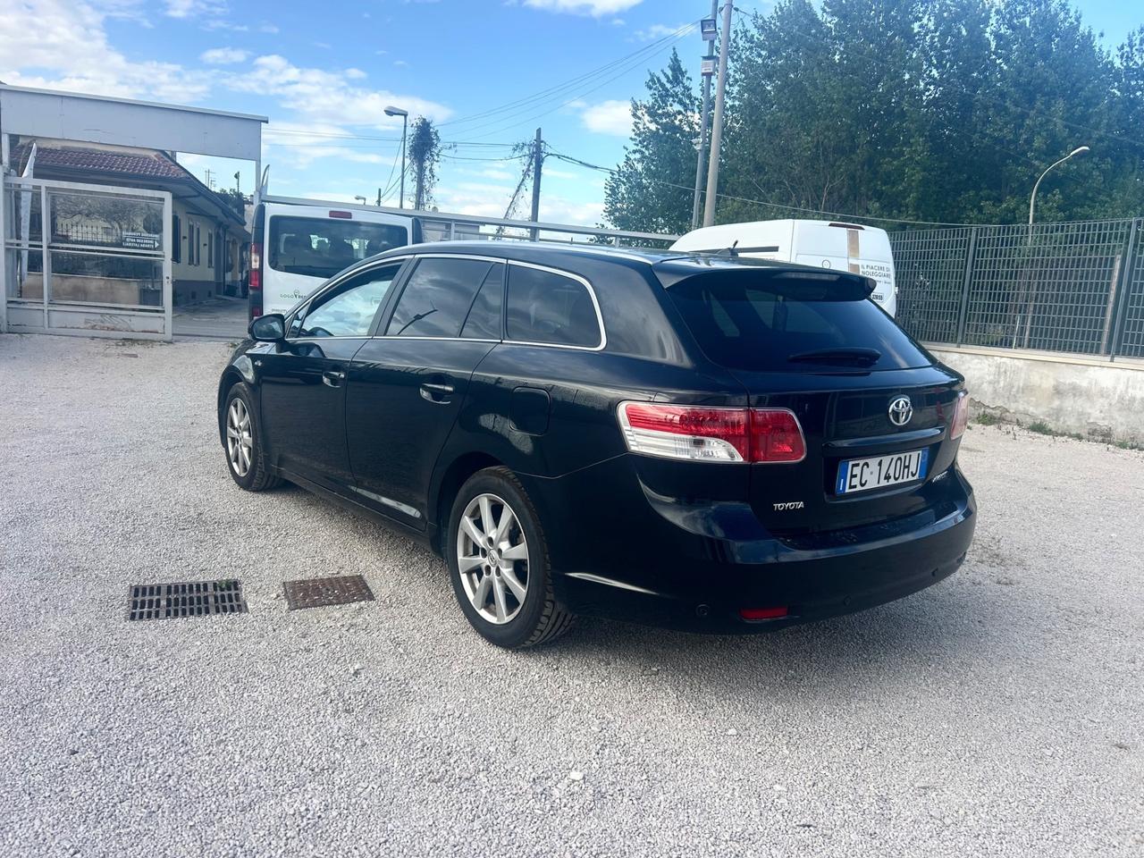 Toyota Avensis 2.2 D-Cat aut. Wagon Executive