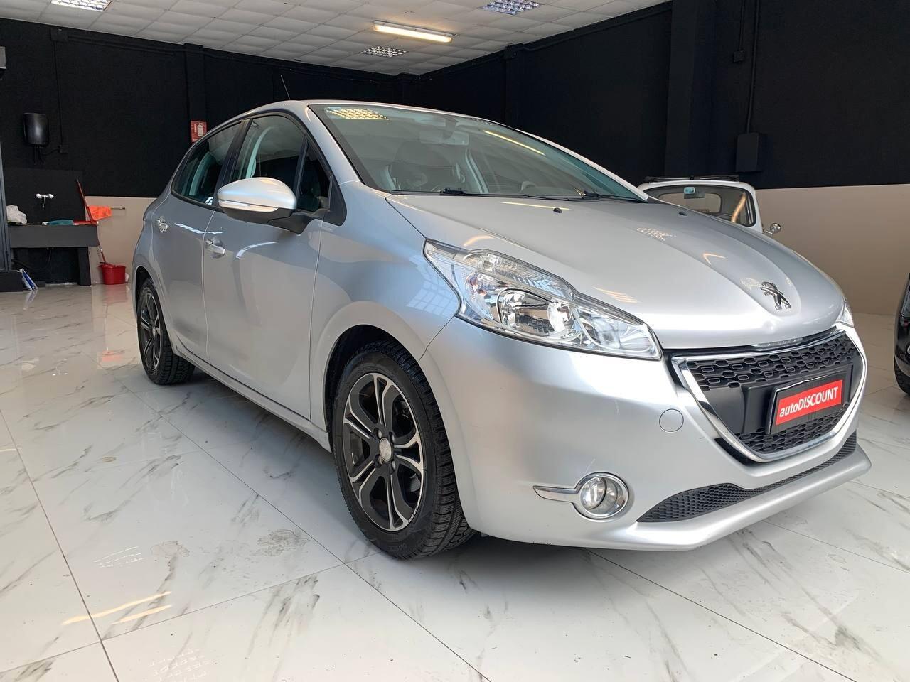 Peugeot 208 1.4 HDi 68 CV 5 porte Allure