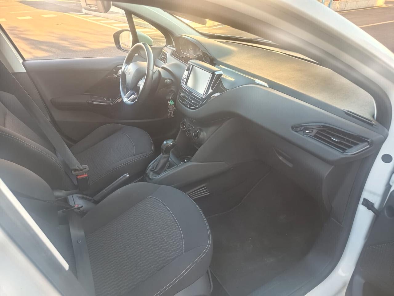 Peugeot 208 PureTech 82 5 porte Allure