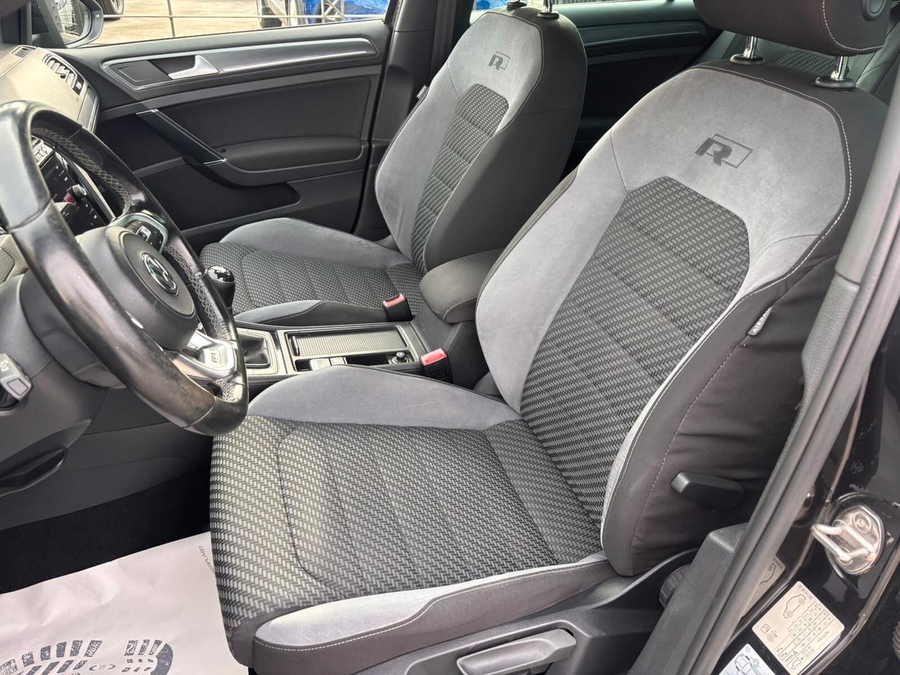Volkswagen Golf 1.6 TDI 115 CV 5p. R LINE