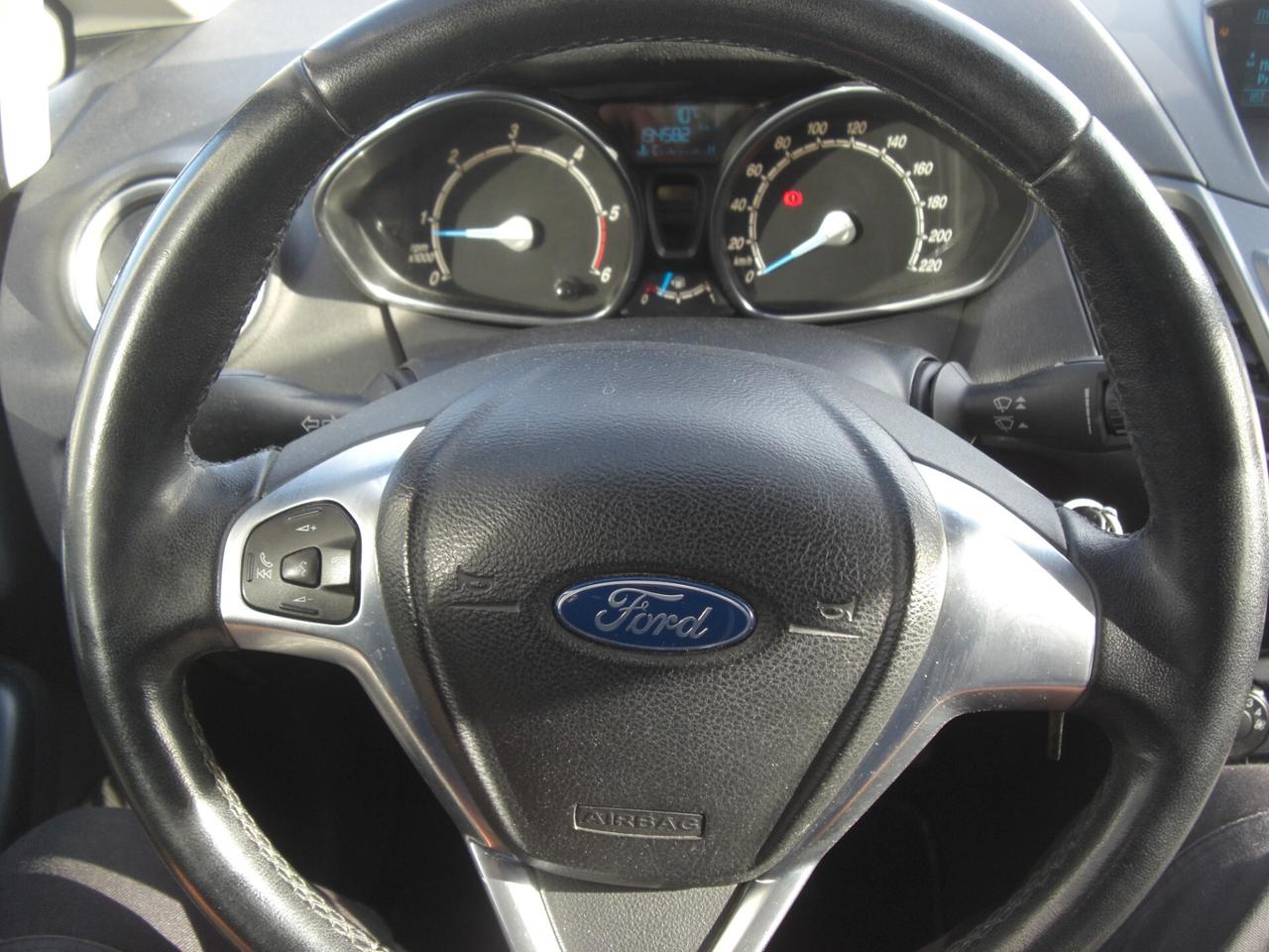 Ford Fiesta 1.5 TDCi 75CV 5 porte Titanium
