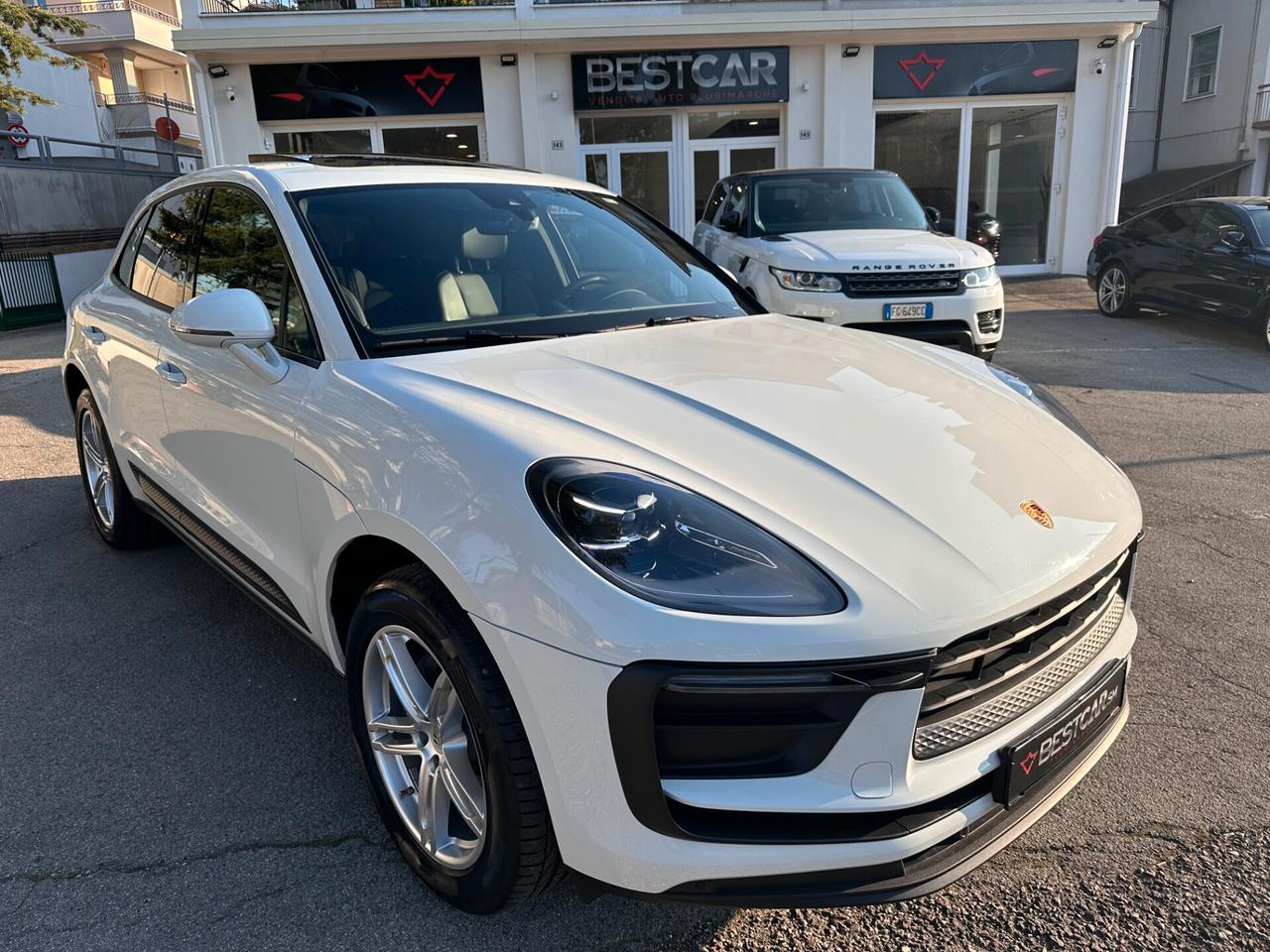 Porsche Macan 2.0 265cv TETTO PANORAMICO / RUOTE 21 / TELECAMERA / APPLE CARPLAY