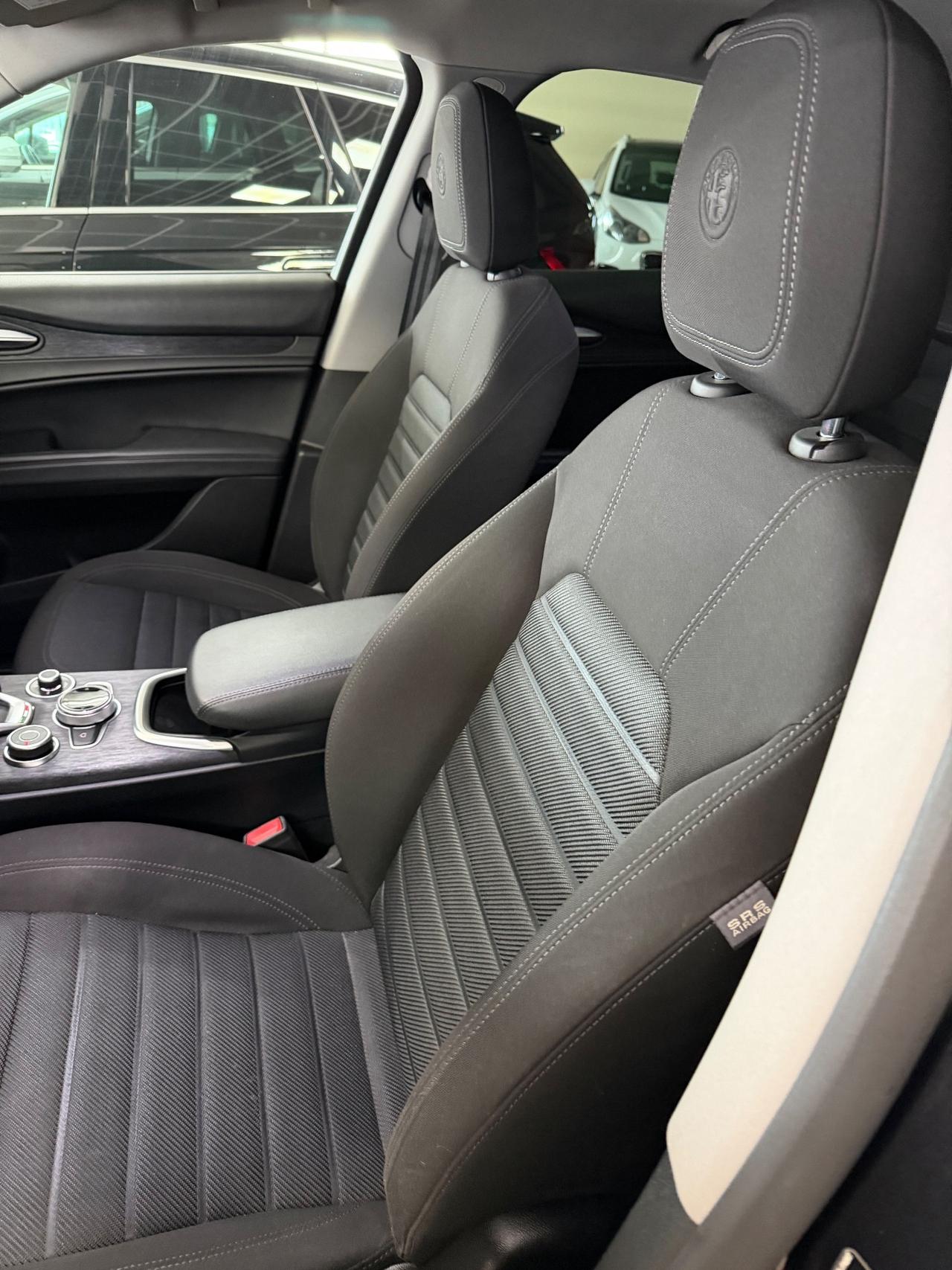 Alfa Romeo Stelvio 2.2 Turbodiesel 160 CV AT8 RWD 2021