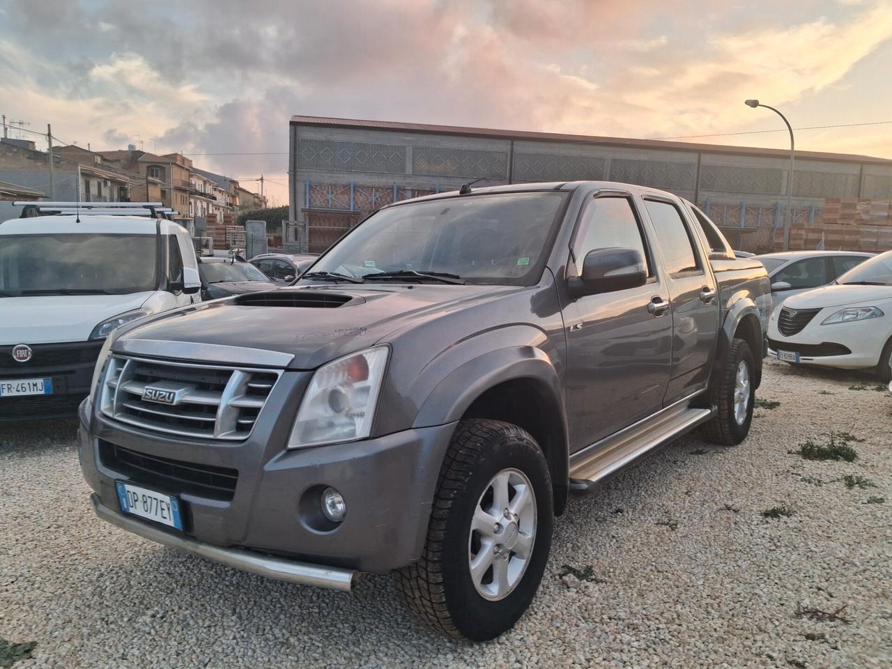 Isuzu D-Max 2.5 TD cat Space Cab 4WD Pick-up