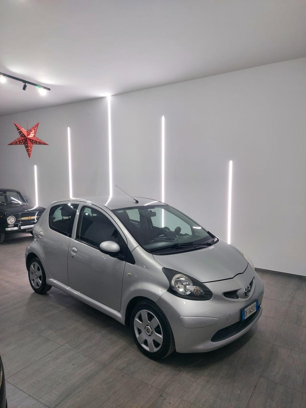 Toyota Aygo 1.0 12V VVT-i 5 porte Sol automatico