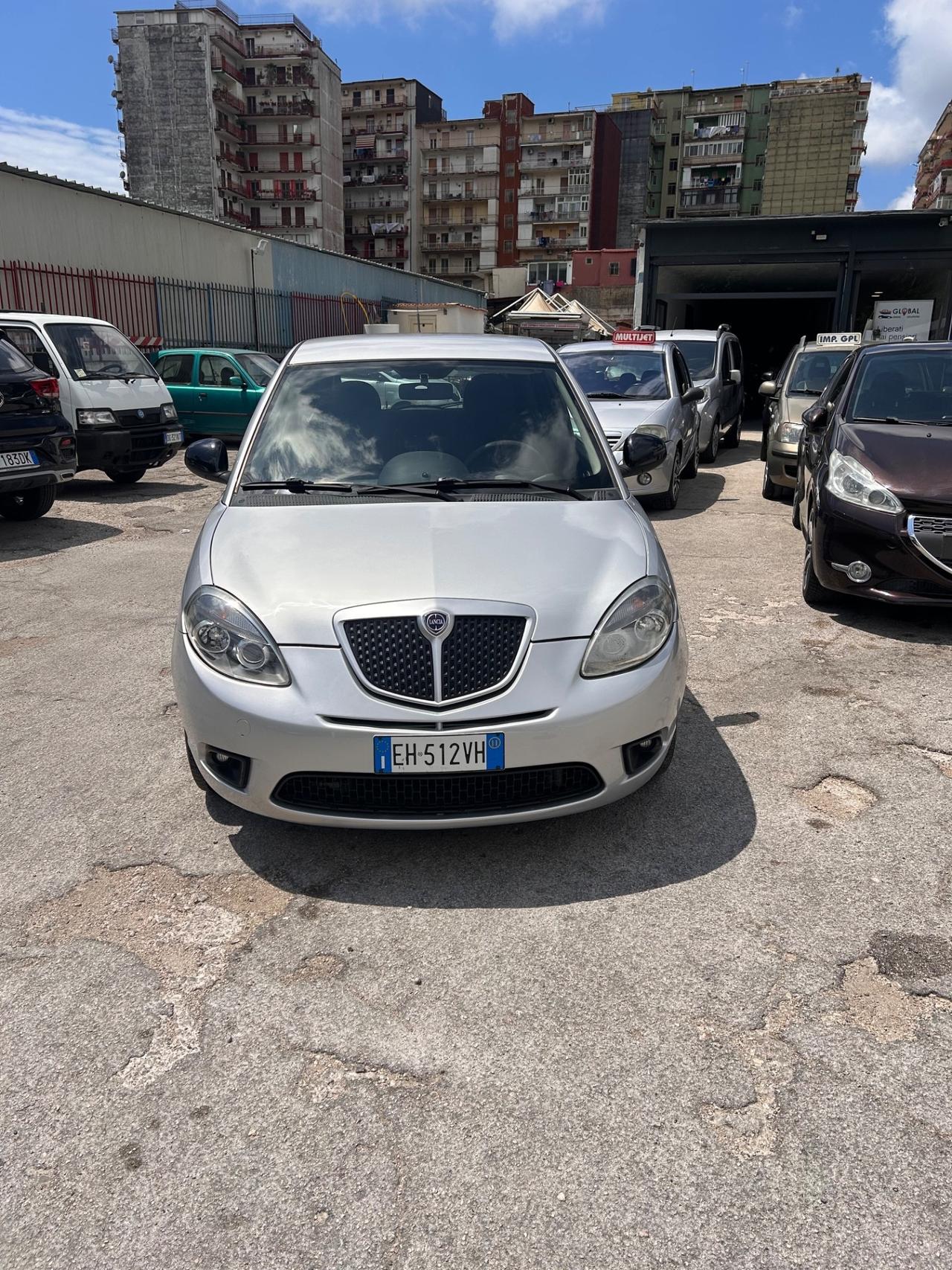 Lancia Ypsilon 1.2 69 CV 5 porte S&S Gold