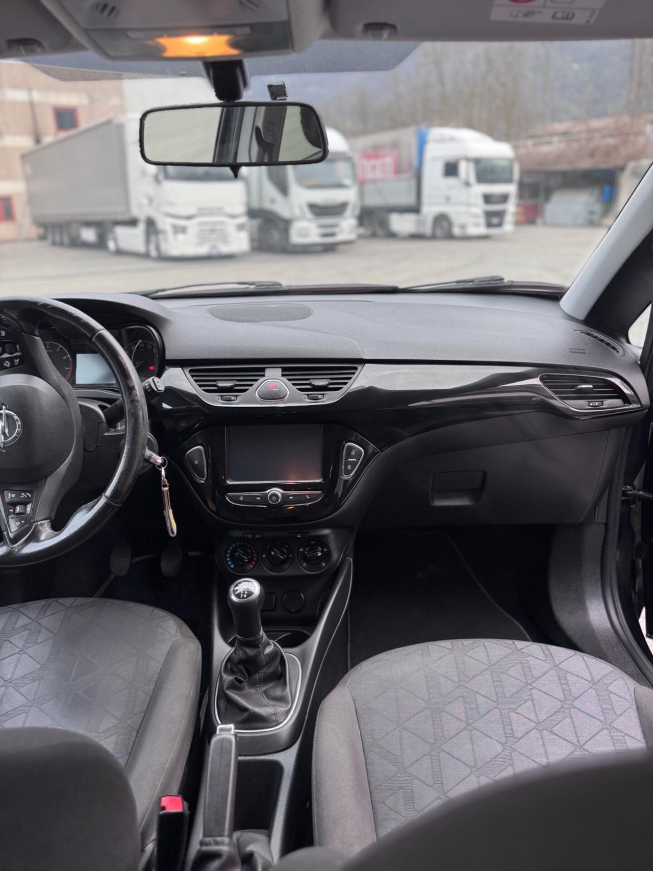 Opel Corsa 1.2 5 porte Black Edition