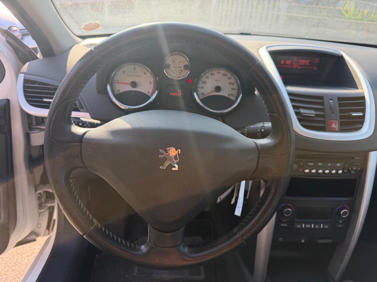Peugeot 207 1.6 8V HDi 93CV 5p. XS