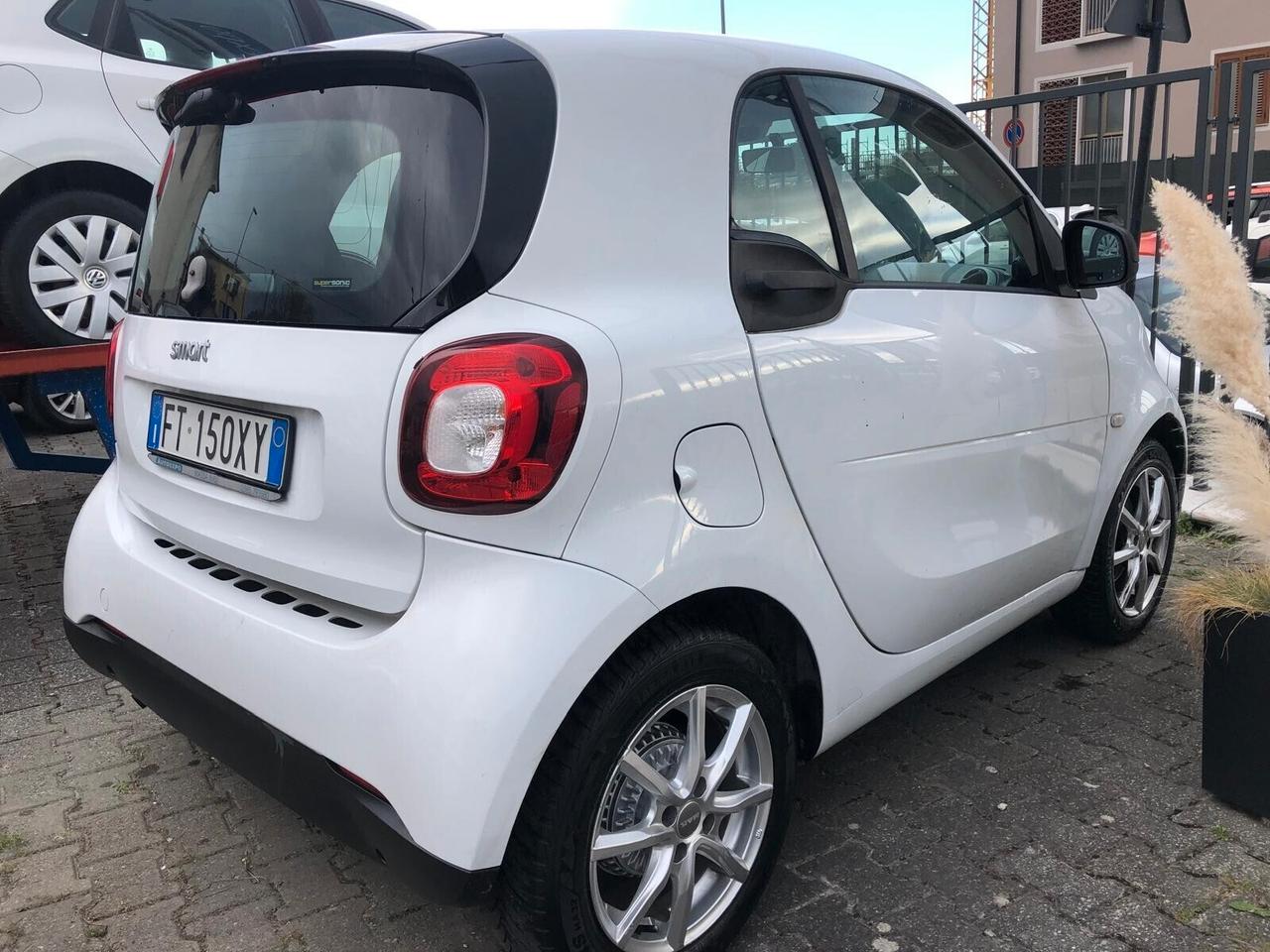Smart ForTwo 70 1.0 AUTOMATICA PELLE/NAVIGATORE GARANZIA EUROPEA COMPLETA CONFORMGEST X 12 MESI RINNOVABILE FINO A 60 MESI!!!
