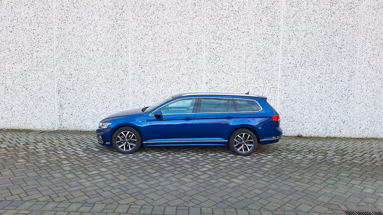 Volkswagen Passat Variant R-LINE 4MOTION