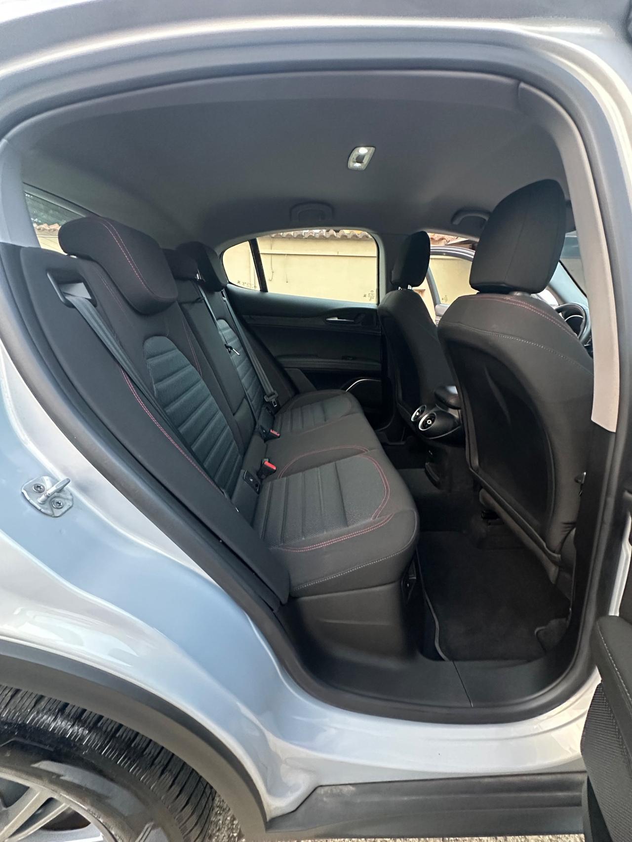 Alfa Romeo Stelvio 2.2 Turbodiesel 160 CV AT8 RWD Business