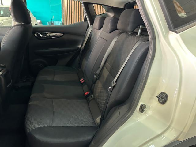 NISSAN Qashqai 1.6 dCi 2WD*CAMBIO AUTO*