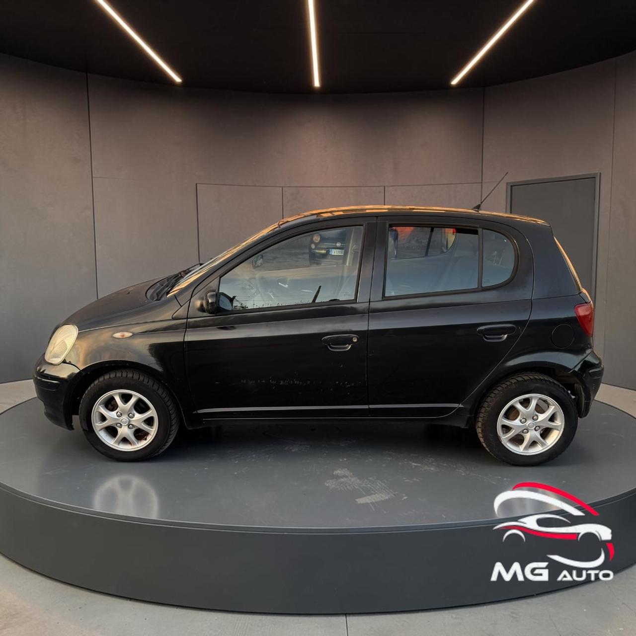 Toyota Yaris 1.0i 16V cat 5 porte Sol