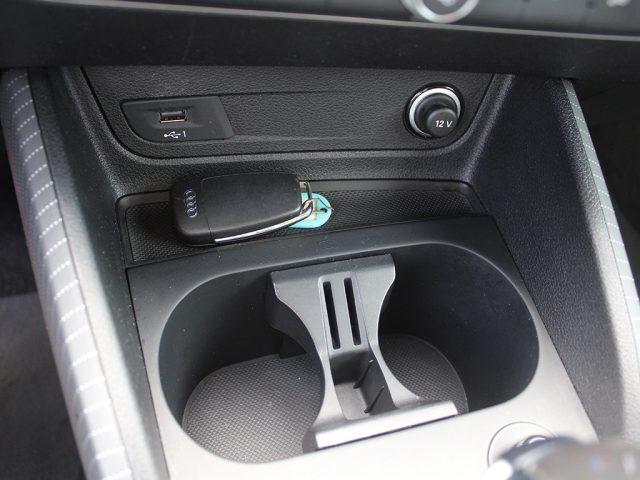 AUDI Q2 35 TDI quattro S tronic Identity Black