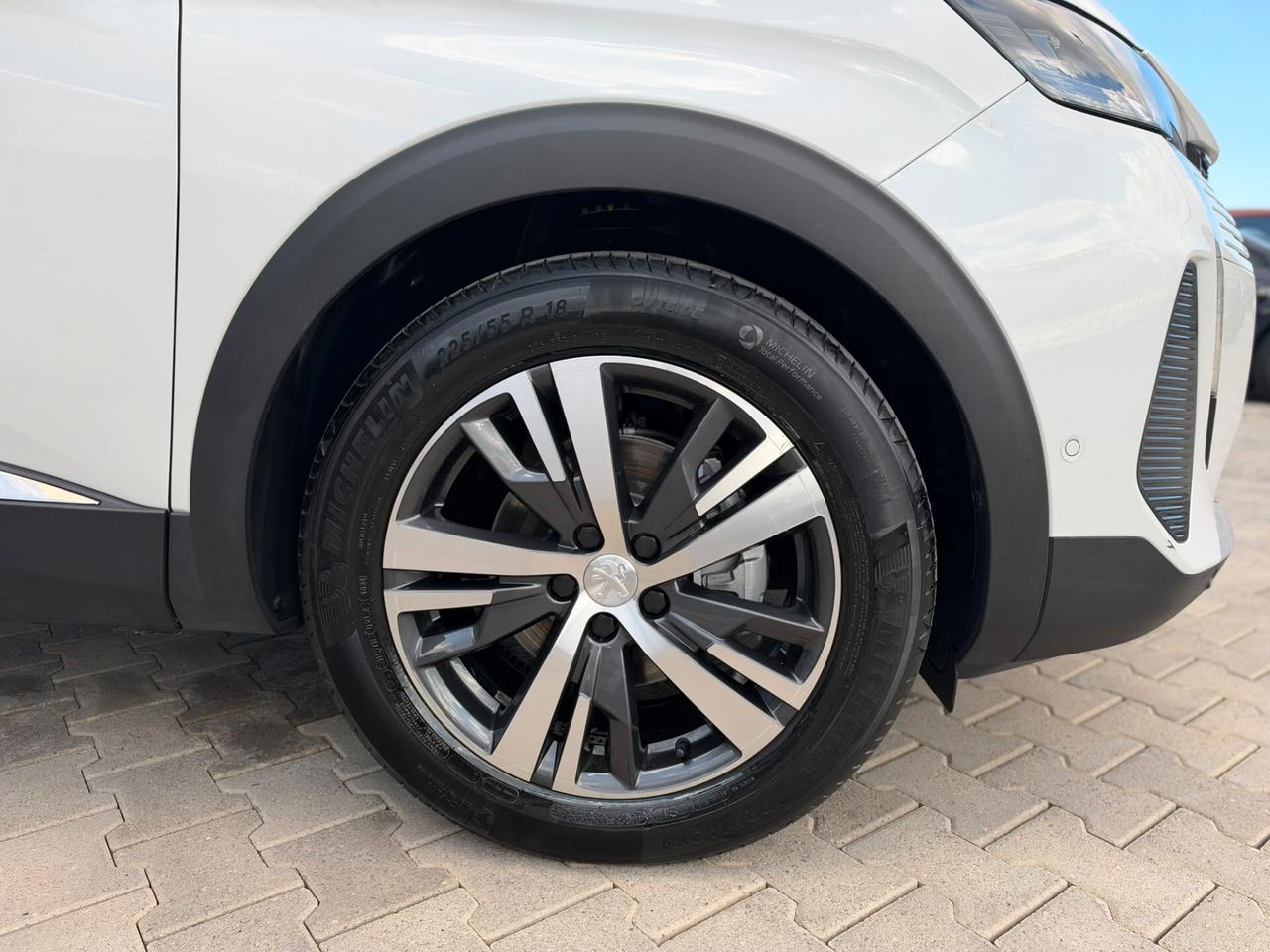 PEUGEOT 3008 1.5 HDI 130CV ALLURE 2023
