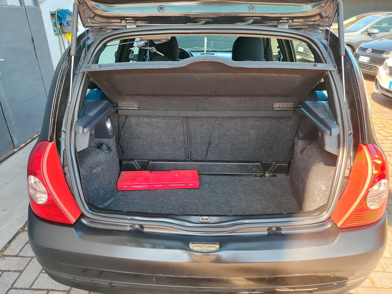 Renault Clio 1.2 cat 5 porte Confort Authentique