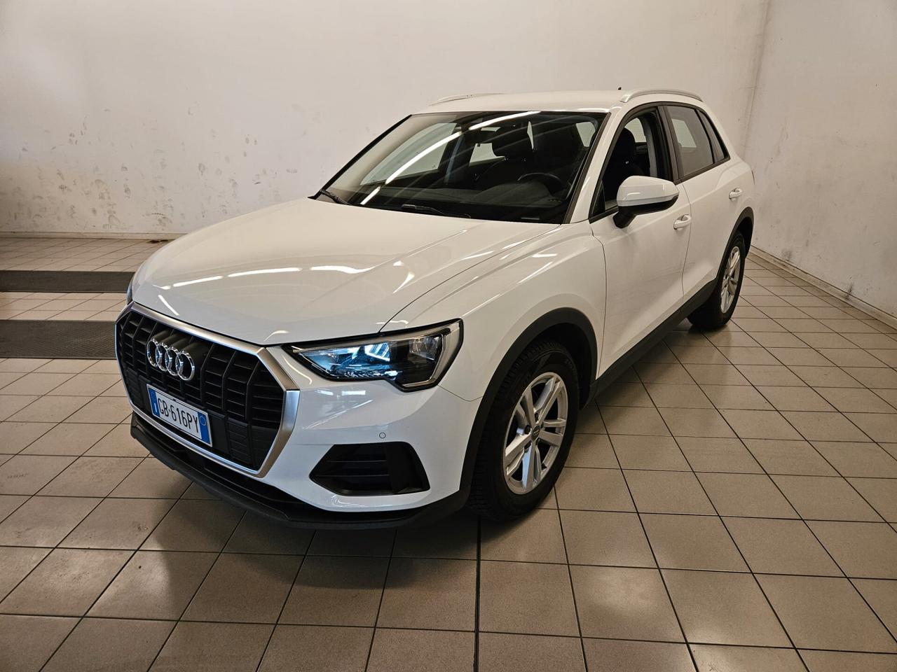 Audi Q3 35 TFSI Business S-TRONIC