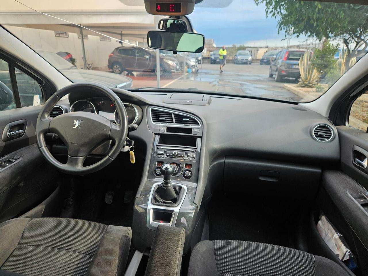 Peugeot 5008 1.6 HDi 115CV Business