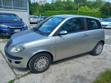 Lancia Ypsilon 1.2 16V Oro