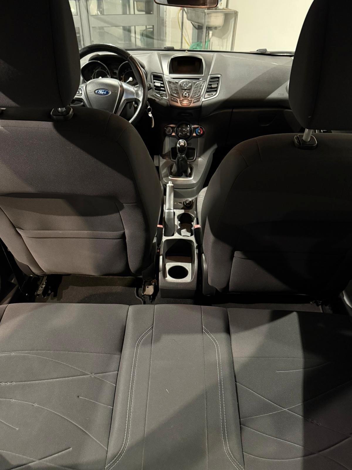 Ford Fiesta 1.5 TDCi 75CV - GARANZIA - NEOPATENTATI