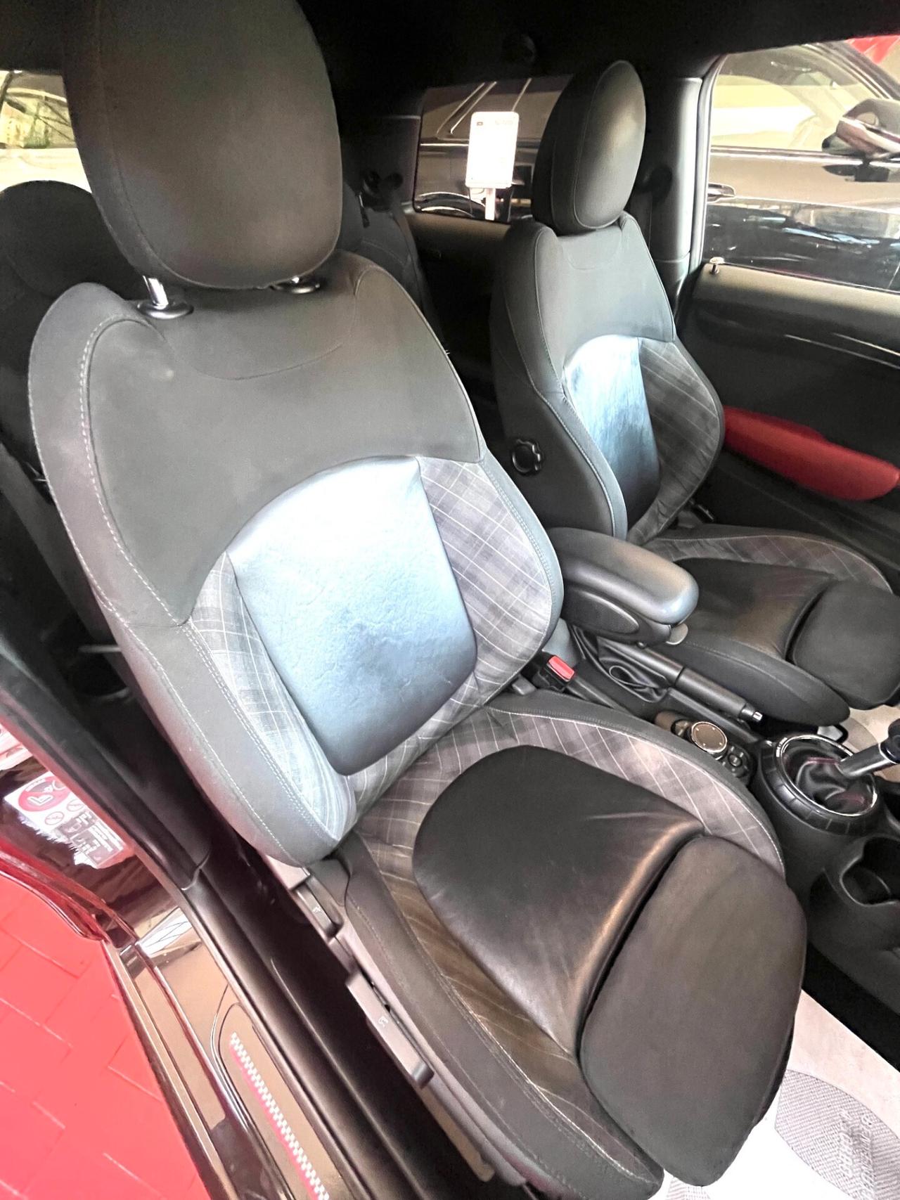 MINI JOHN COOPER WORKS 2.0 231CV Cambio automatico Navigatore Cerchi GARANZIA 12 MESI