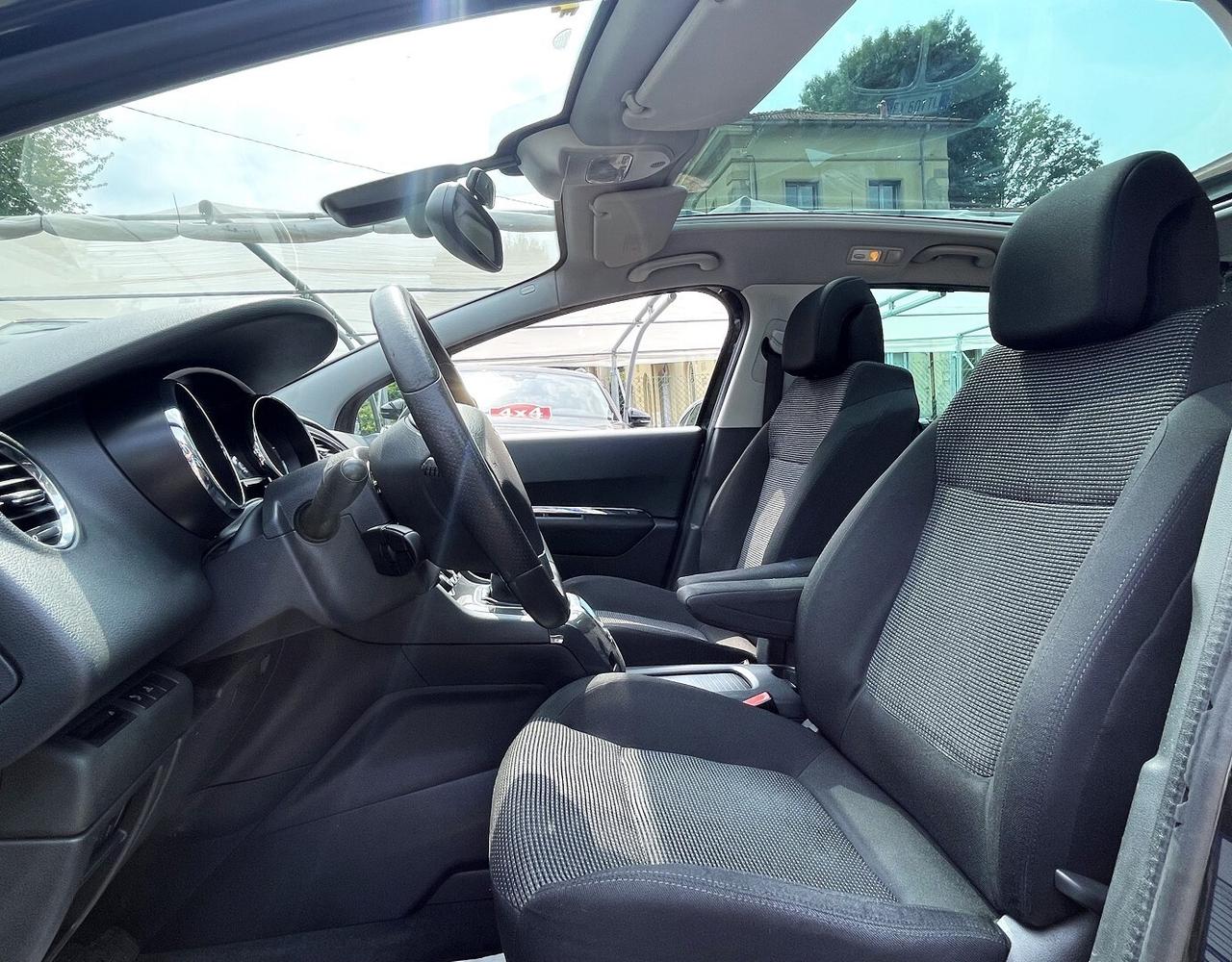 Peugeot 5008 1.6 Hdi - 7 Posti - Tetto Panoramico
