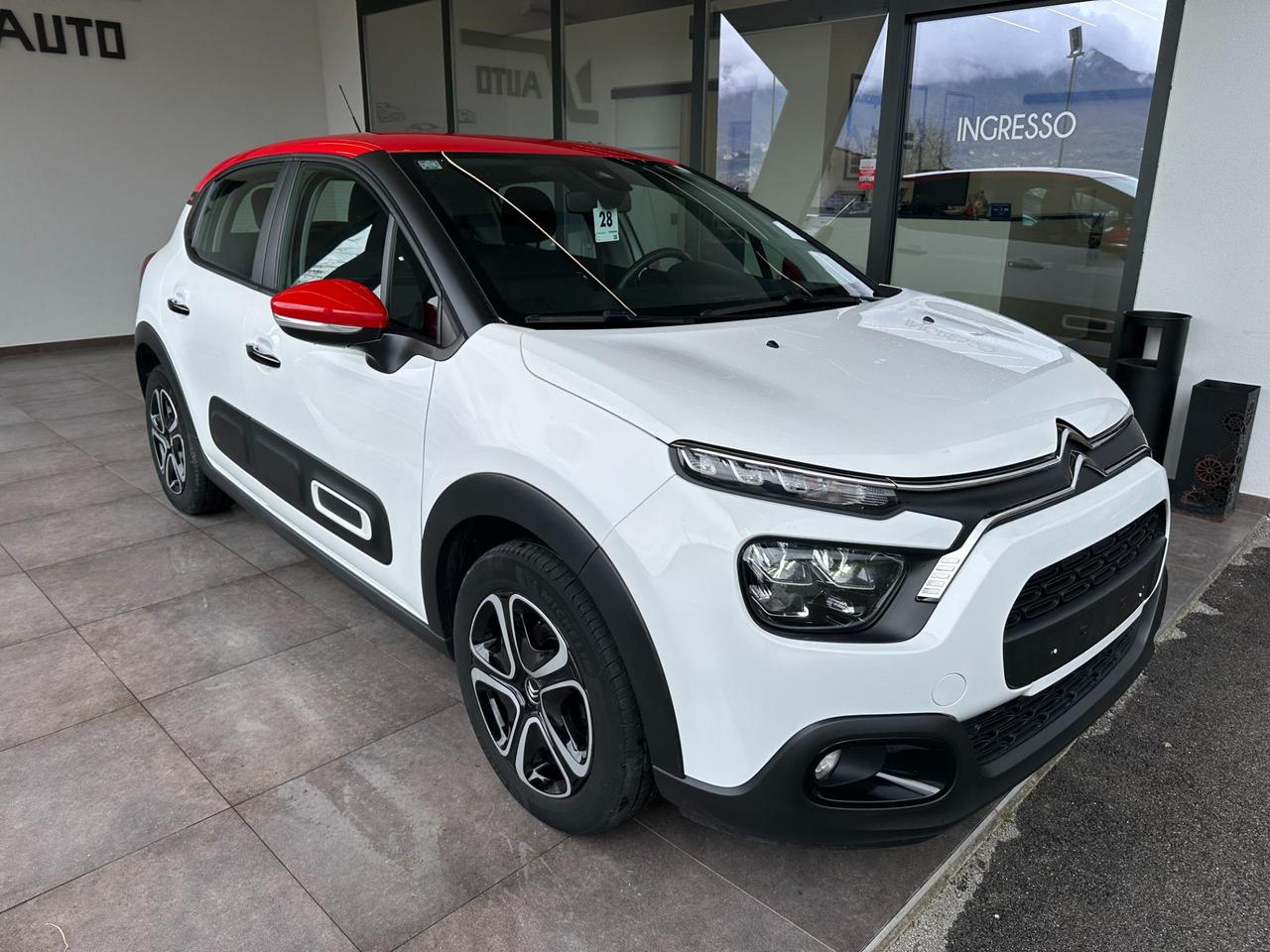 Citroen C3 1.2 puretech Shine s&s 83cv