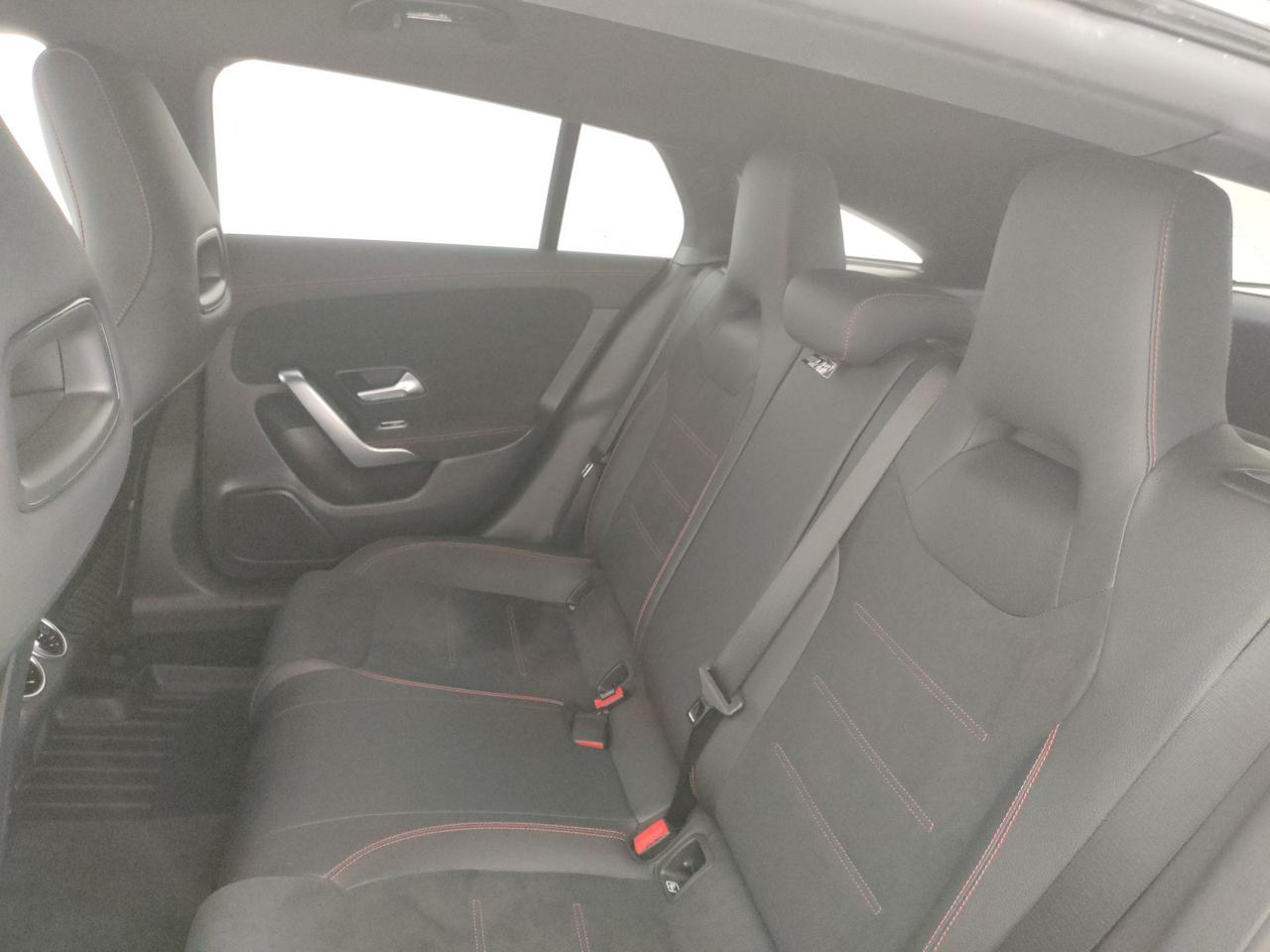 Mercedes-Benz CLA Shooting Brake 200 d Premium 4matic auto